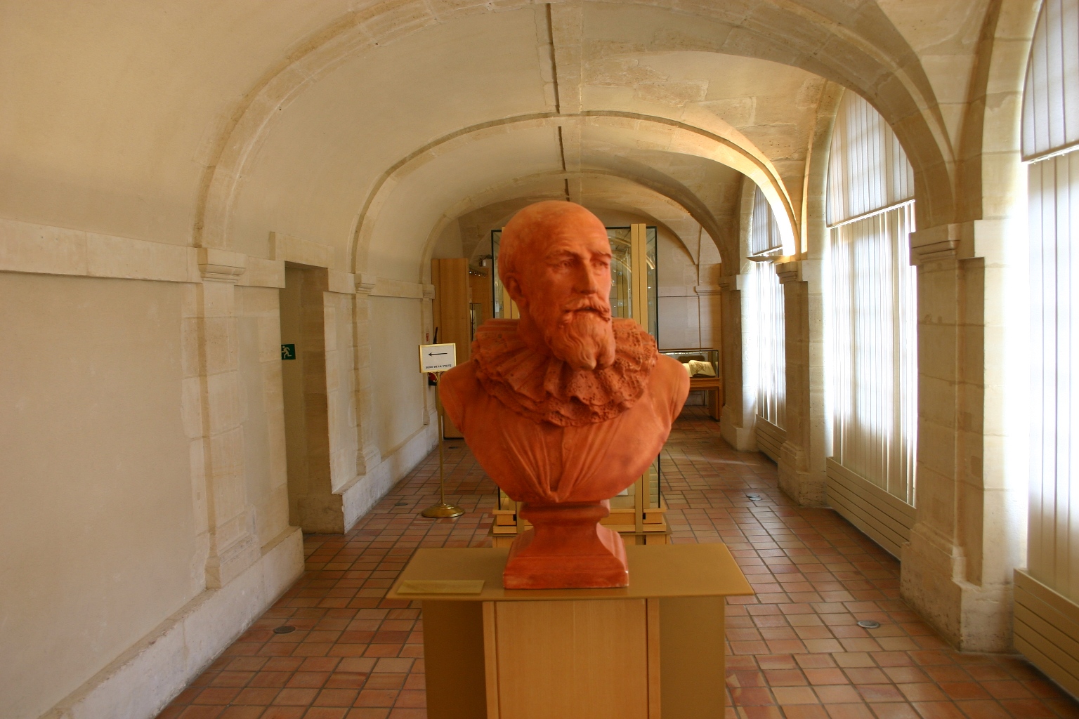 Ambroise Paré's bust, Musée, Val-de-Grâce, Paris.JPG